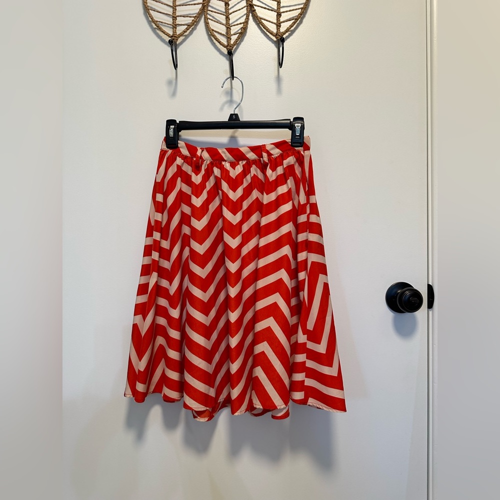 Chevron casual skirt size Small xhiuiration
